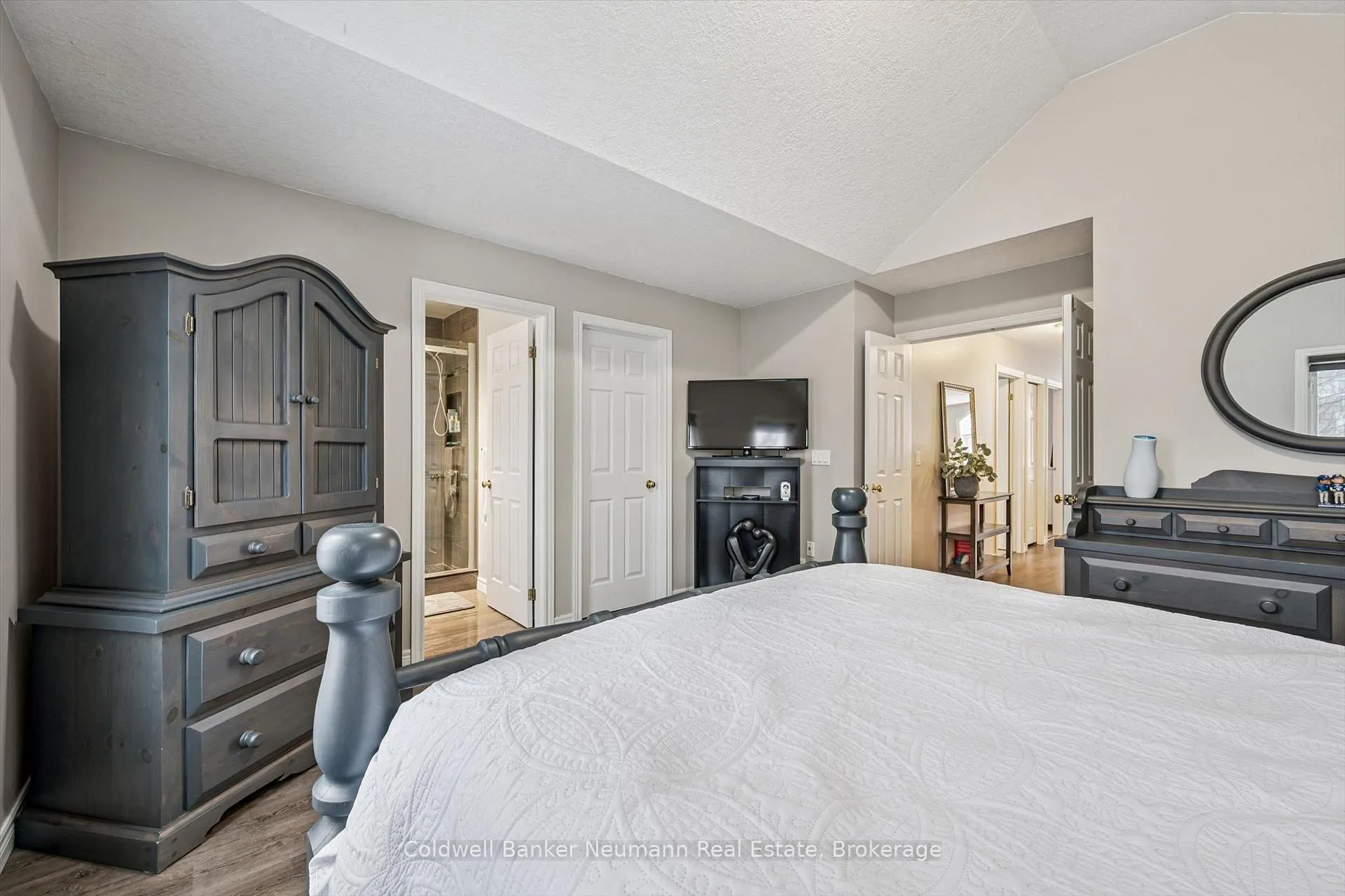 Photo 23 of 150 Lynch Circle, Guelph, Pineridge/Westminster Woods — HOMEH