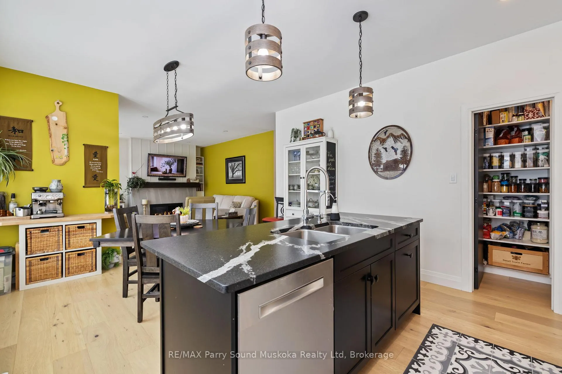 Photo 7 of 44 Dennis Drive, Parry Sound — HOMEH