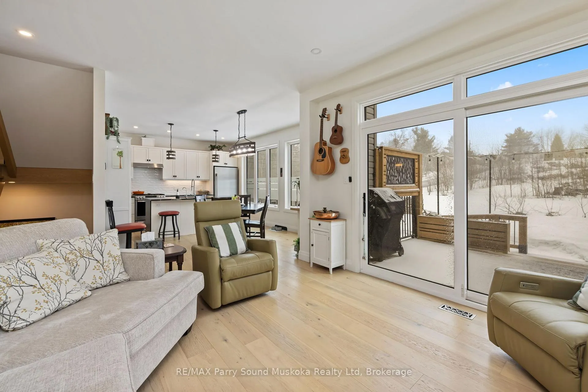 Photo 9 of 44 Dennis Drive, Parry Sound — HOMEH