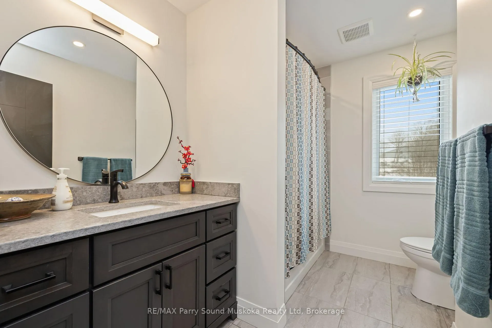 Photo 19 of 44 Dennis Drive, Parry Sound — HOMEH