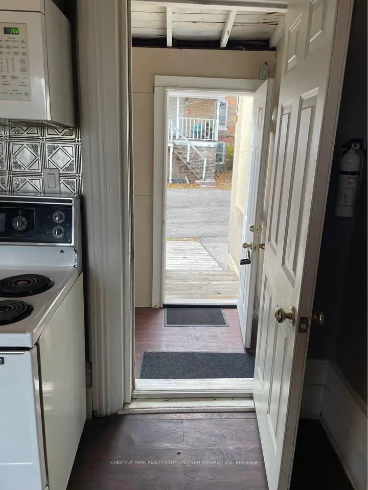 Photo 15 of 133 Darling Street, Brantford — HOMEH
