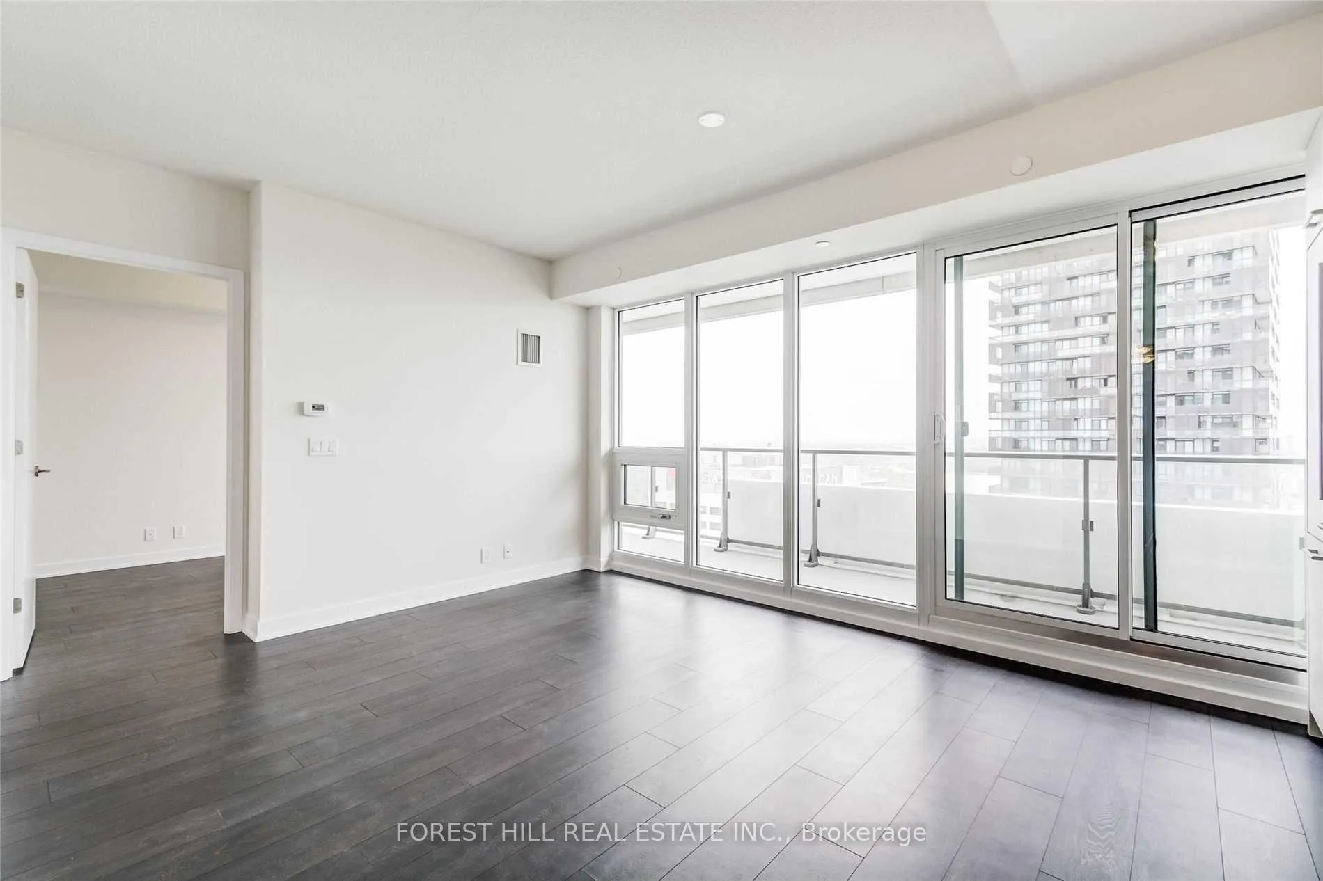 Photo 11 of Unit 5201, 2221 Yonge Street, Toronto, Mount Pleasant West — HOMEH