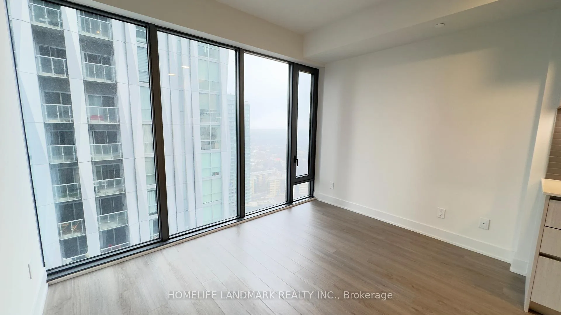 Photo 5 of Unit 3108, 8 Cumberland Street, Toronto, The Annex — HOMEH