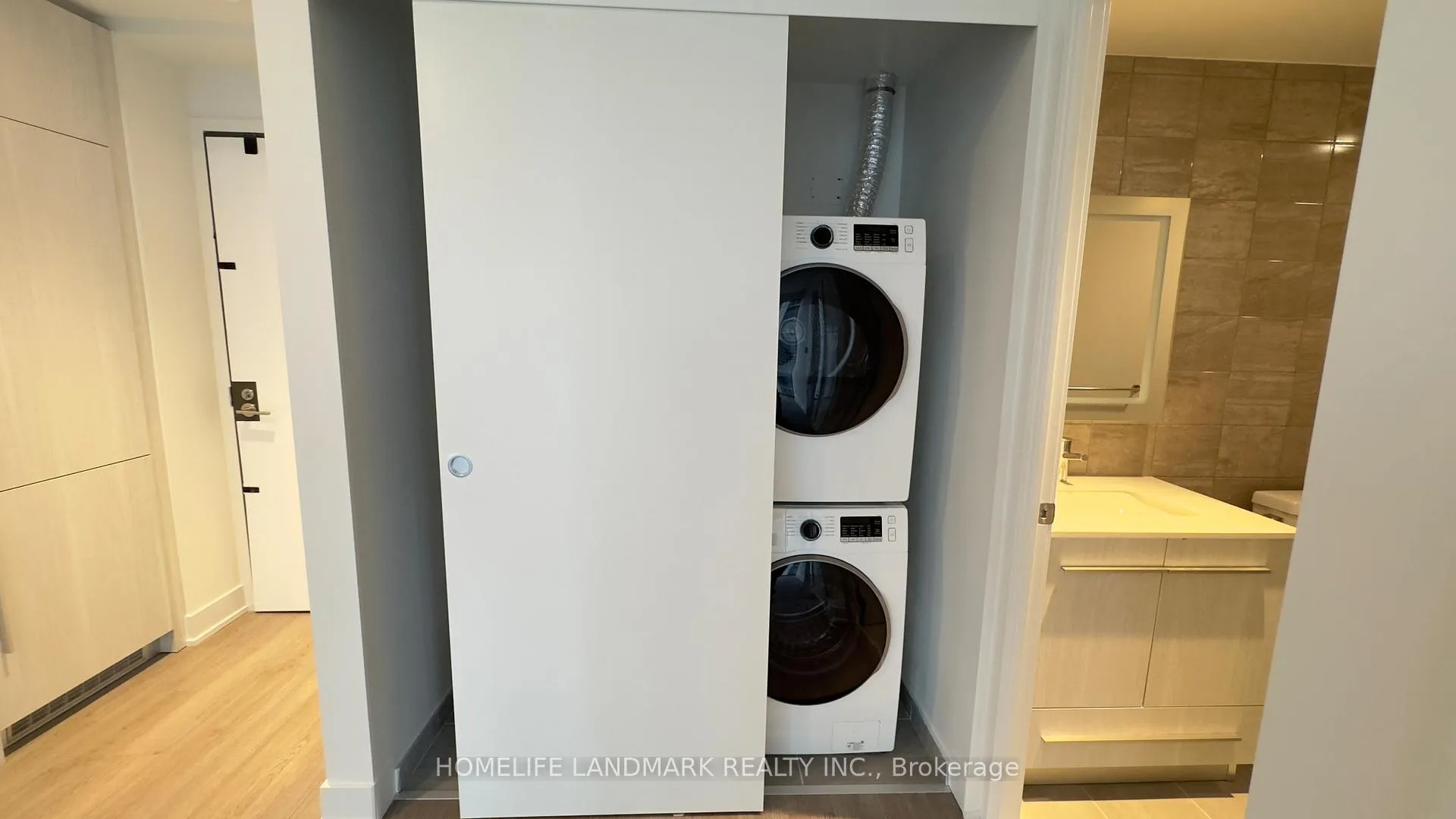 Photo 10 of Unit 3108, 8 Cumberland Street, Toronto, The Annex — HOMEH