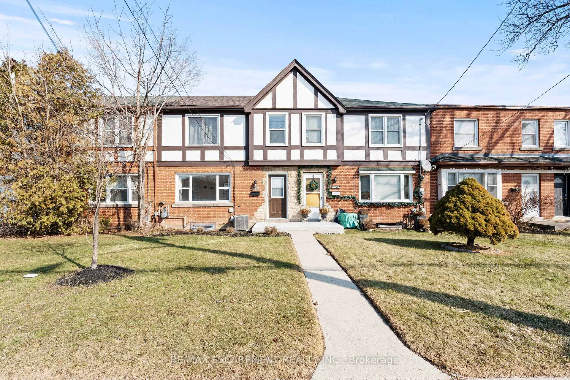 Photo 2 of 2279 King Street E, Hamilton, Glenview — HOMEH