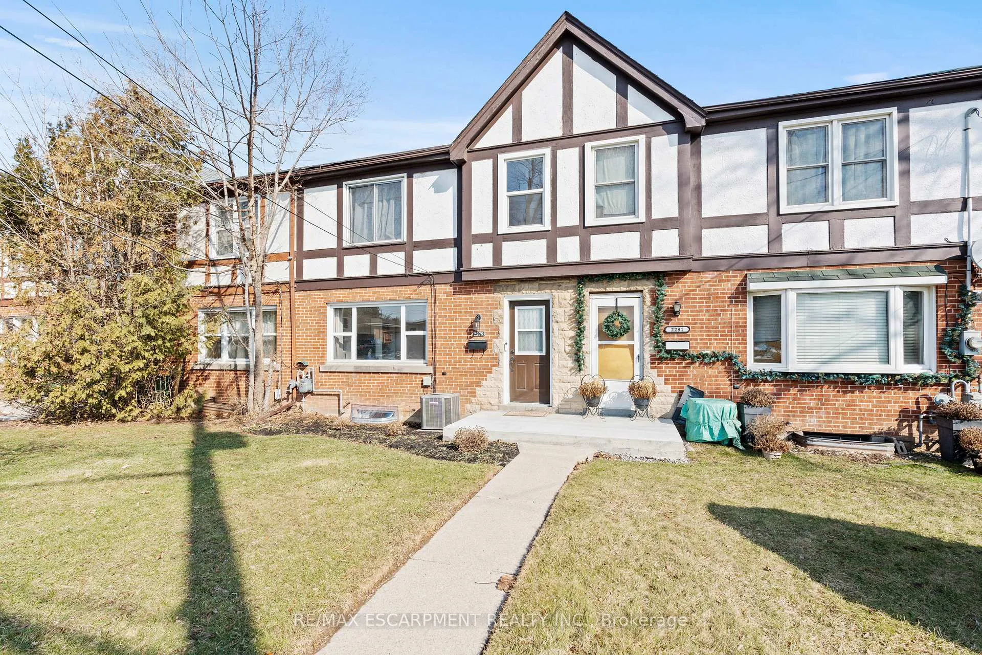 Photo 4 of 2279 King Street E, Hamilton, Glenview — HOMEH