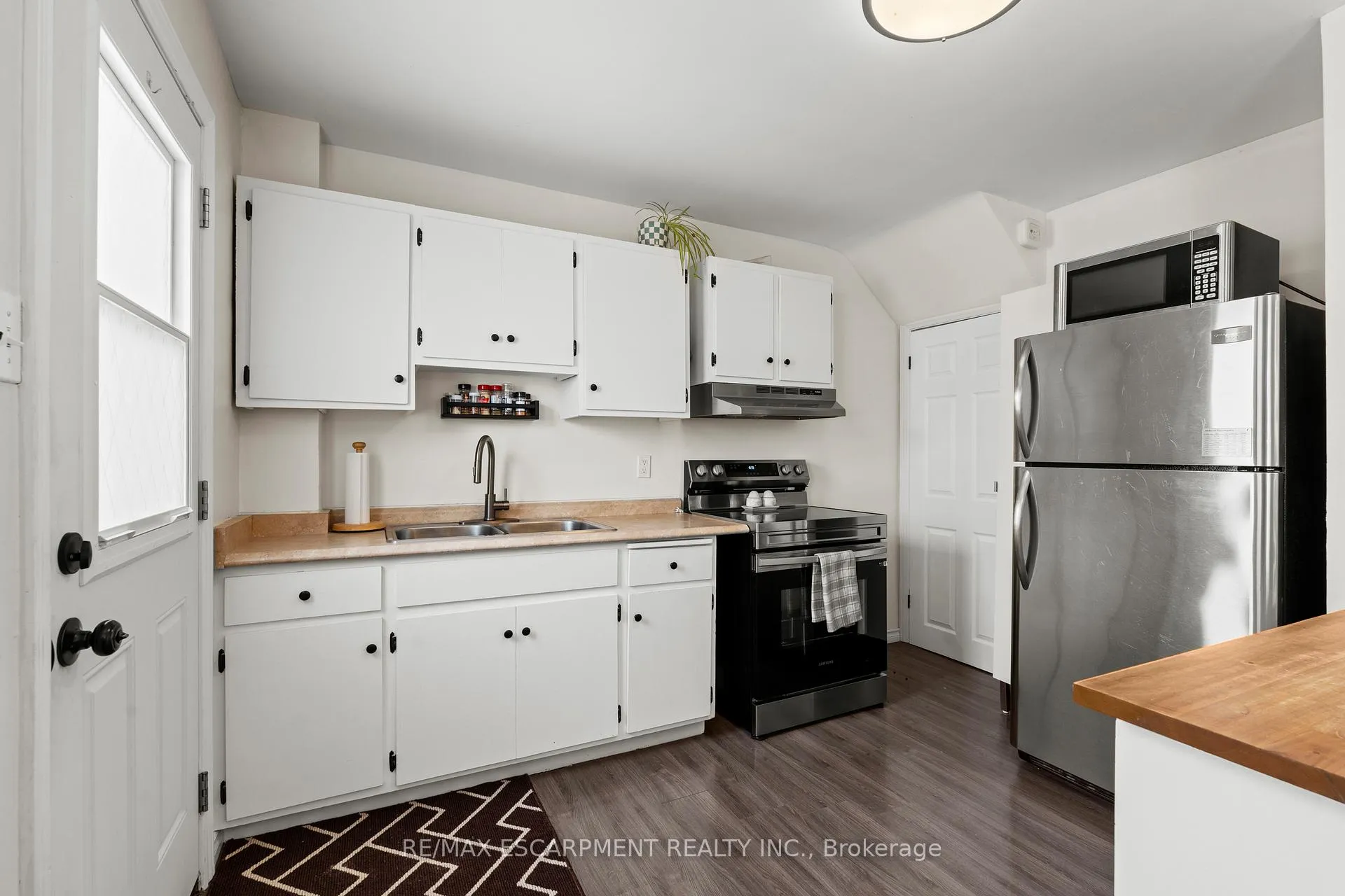 Photo 13 of 2279 King Street E, Hamilton, Glenview — HOMEH