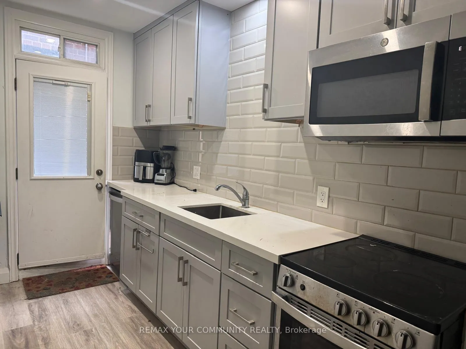 Photo 2 of Unit #2, 607 Kingston Road, Toronto, The Beaches — HOMEH