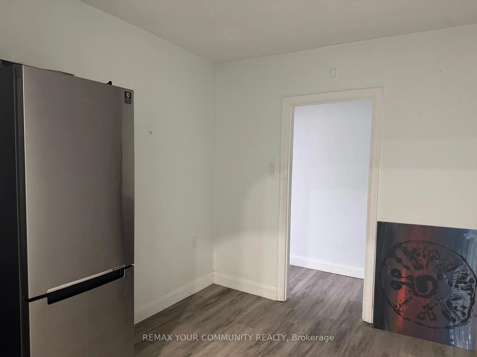 Photo 3 of Unit #2, 607 Kingston Road, Toronto, The Beaches — HOMEH