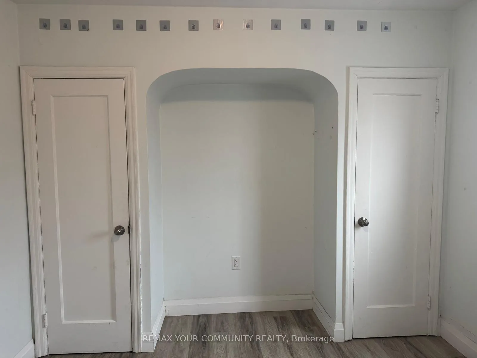Photo 6 of Unit #2, 607 Kingston Road, Toronto, The Beaches — HOMEH