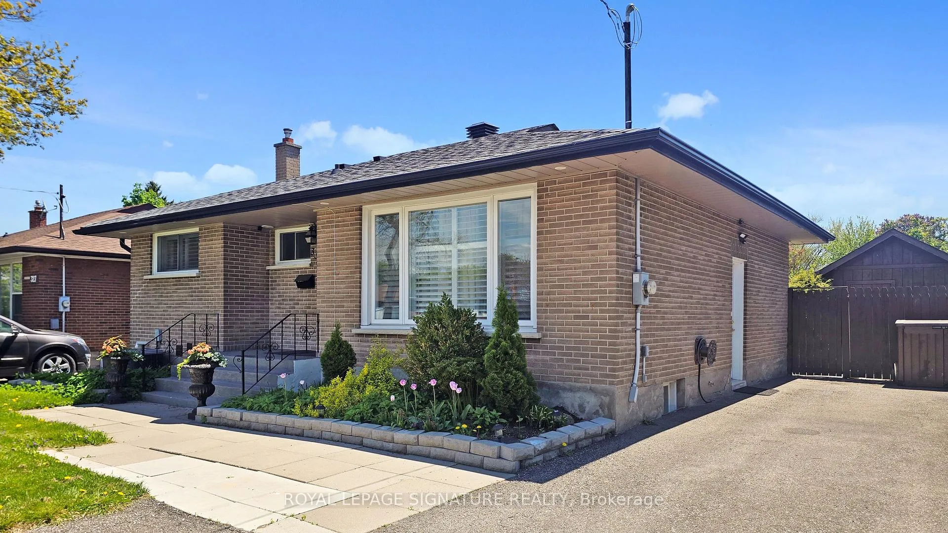 Photo 5 of 333 Ridgeway Avenue, Oshawa, McLaughlin — HOMEH