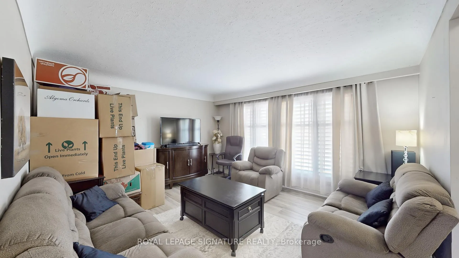 Photo 6 of 333 Ridgeway Avenue, Oshawa, McLaughlin — HOMEH