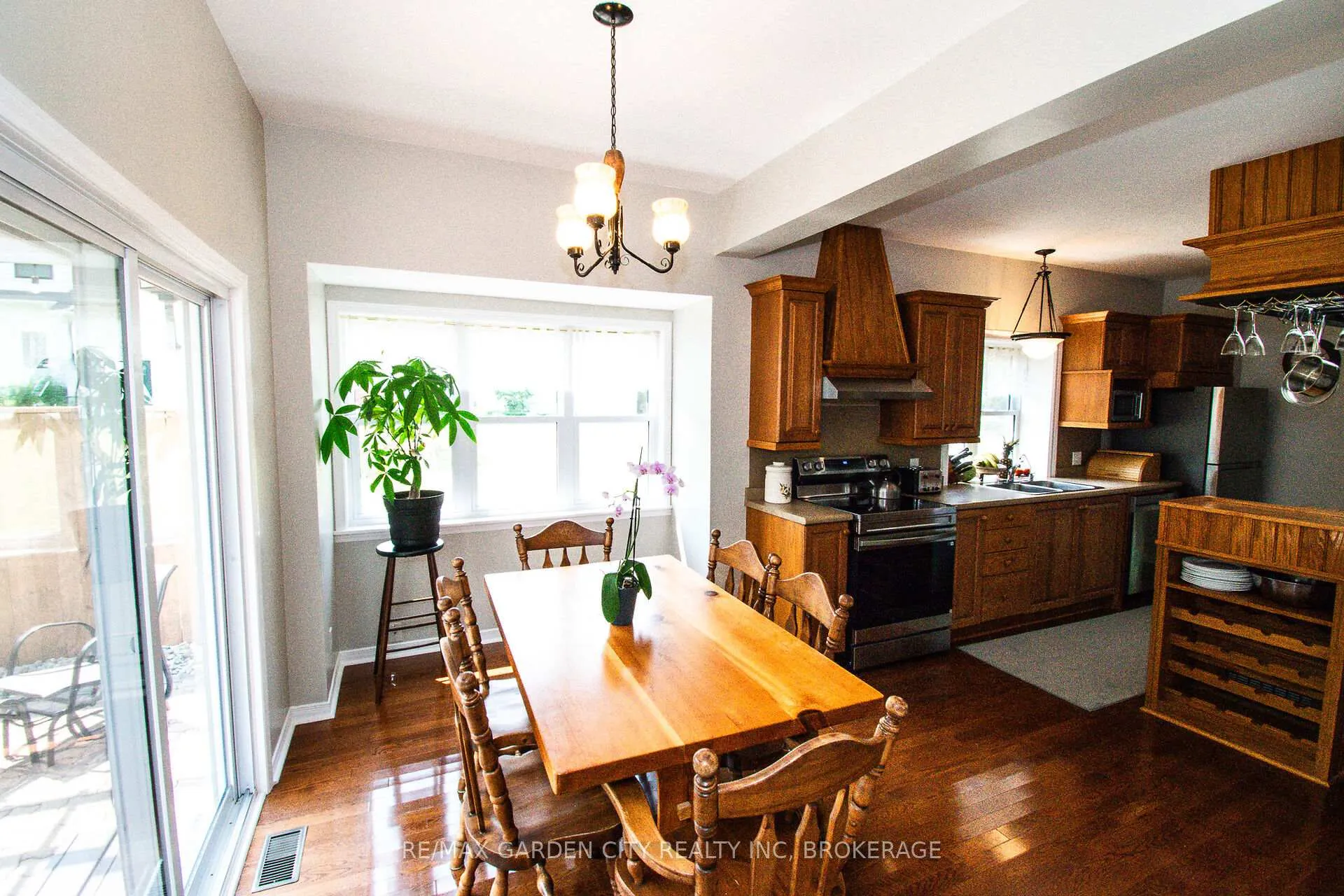 Photo 13 of 1171 Maple Street, Pelham, Fenwick — HOMEH