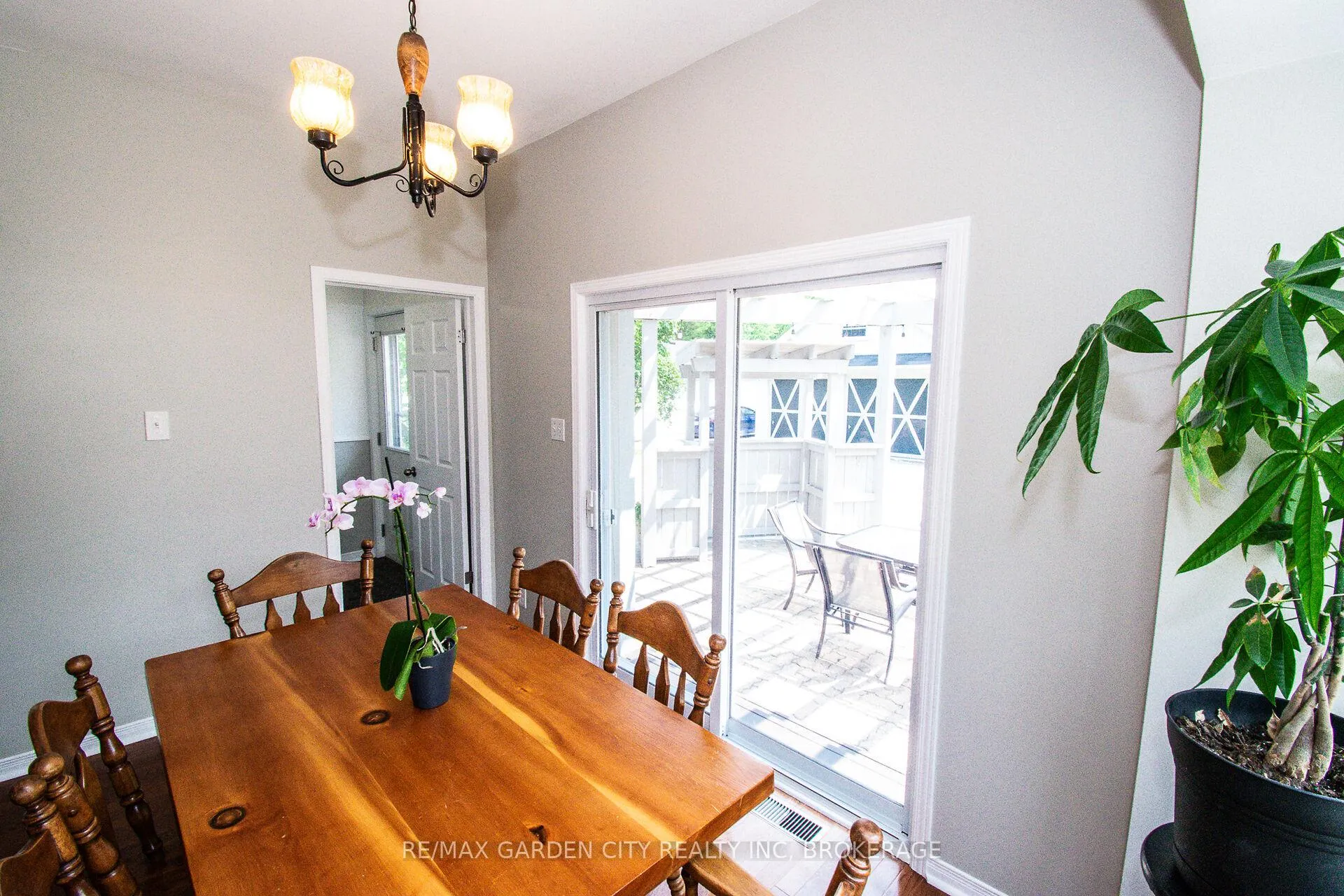 Photo 15 of 1171 Maple Street, Pelham, Fenwick — HOMEH