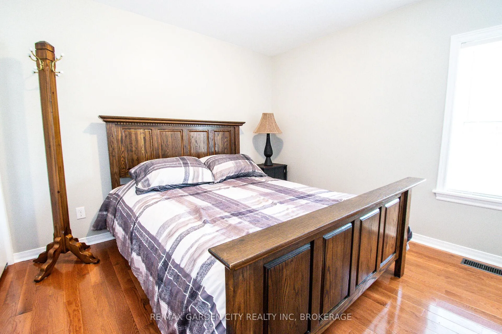 Photo 16 of 1171 Maple Street, Pelham, Fenwick — HOMEH