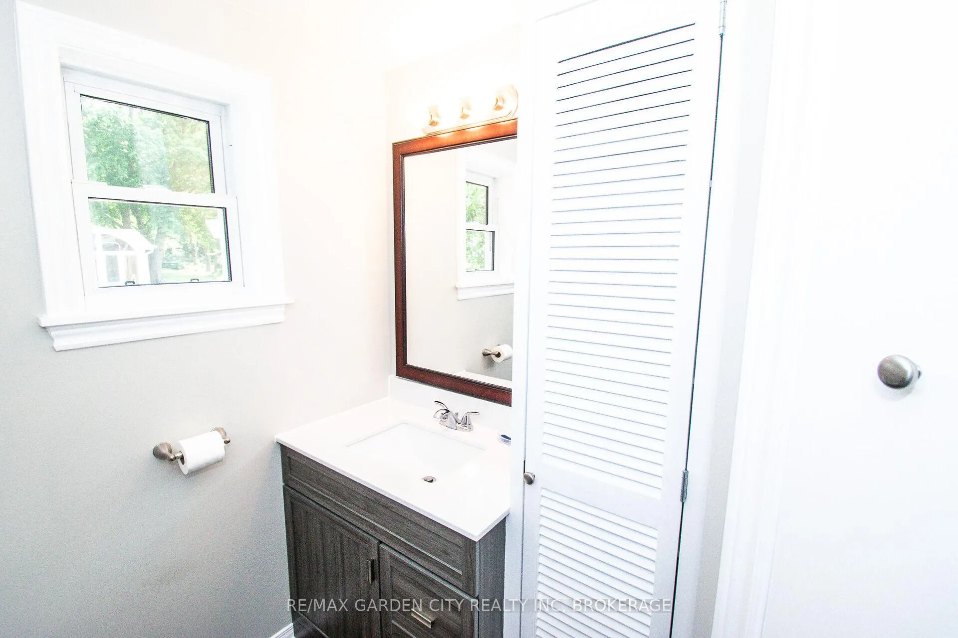 Photo 17 of 1171 Maple Street, Pelham, Fenwick — HOMEH