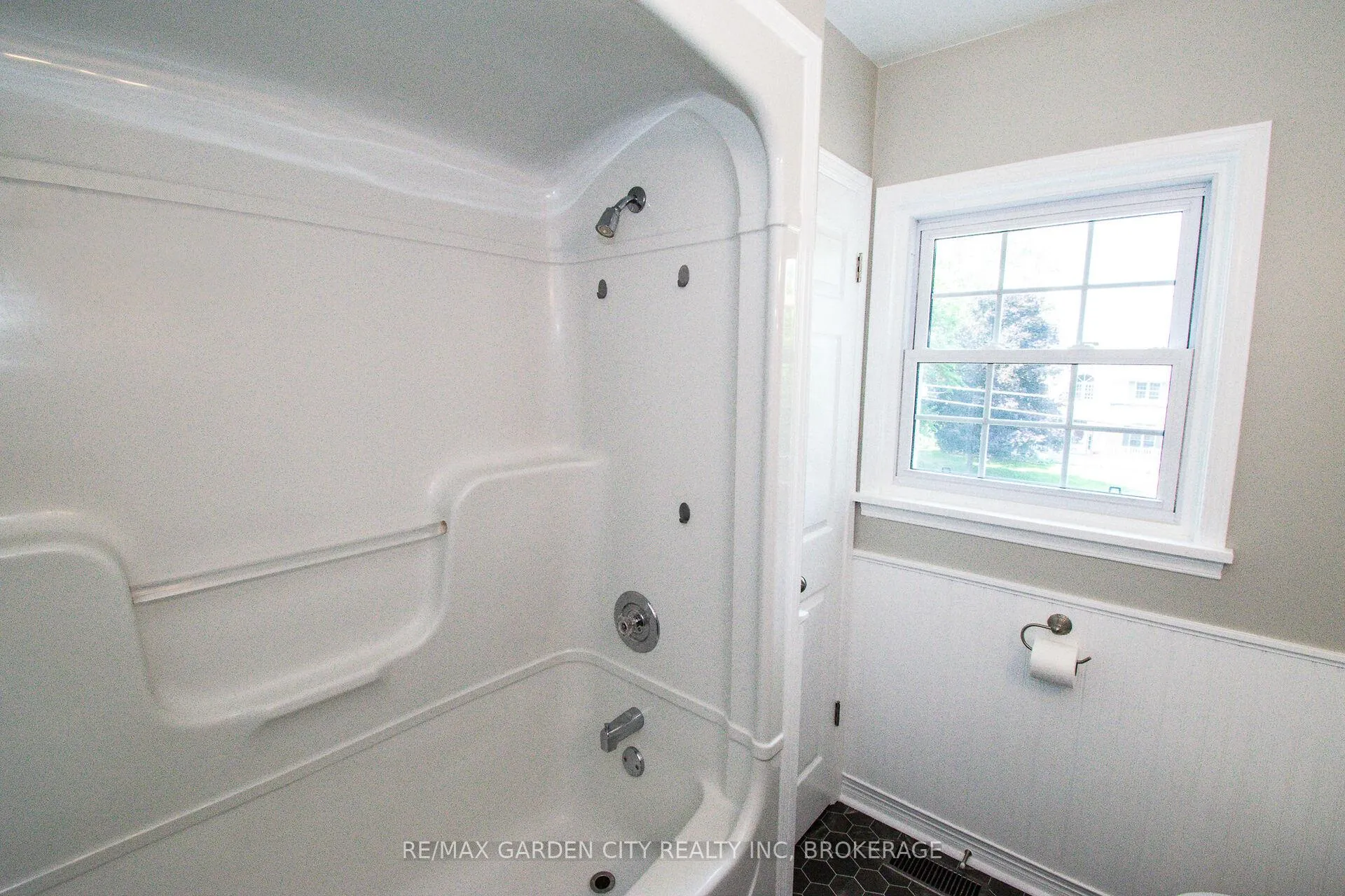 Photo 25 of 1171 Maple Street, Pelham, Fenwick — HOMEH