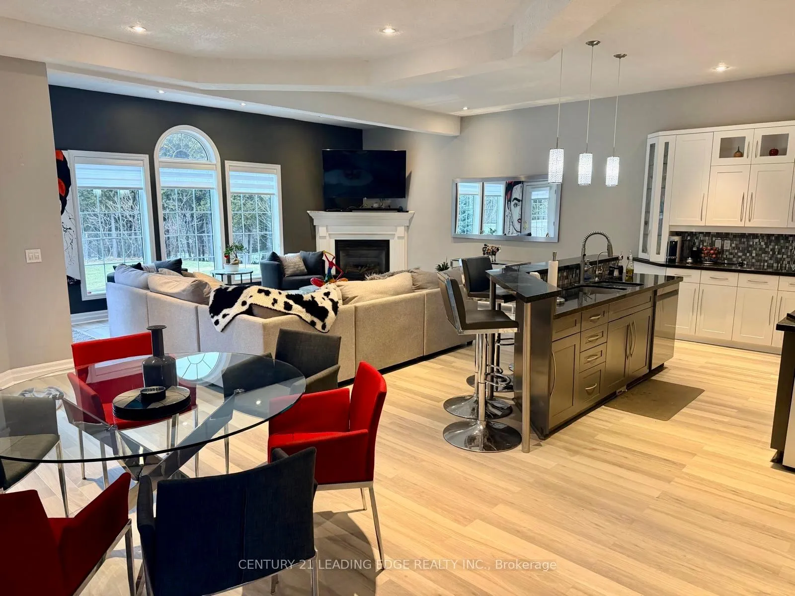 Photo 3 of 5165 Pineridge Drive, Milton, Rural Nassagaweya — HOMEH