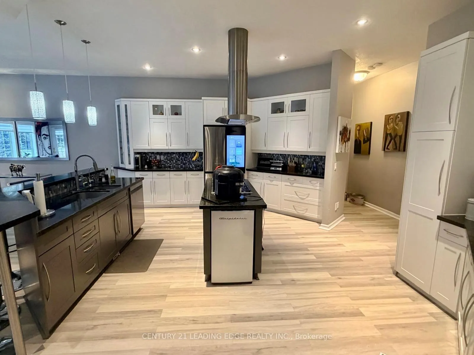 Photo 4 of 5165 Pineridge Drive, Milton, Rural Nassagaweya — HOMEH