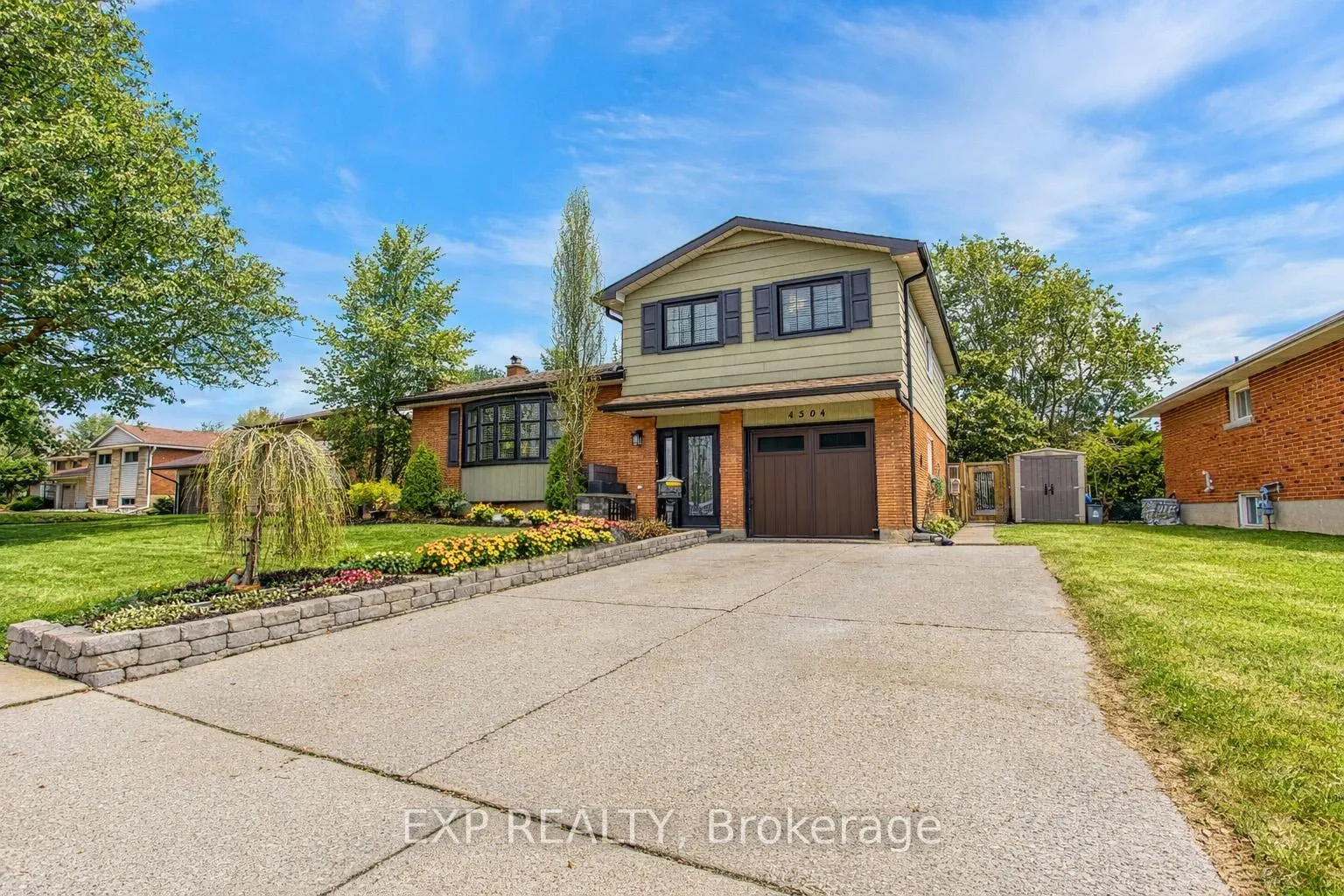 Front of 4504 Queensway Gardens