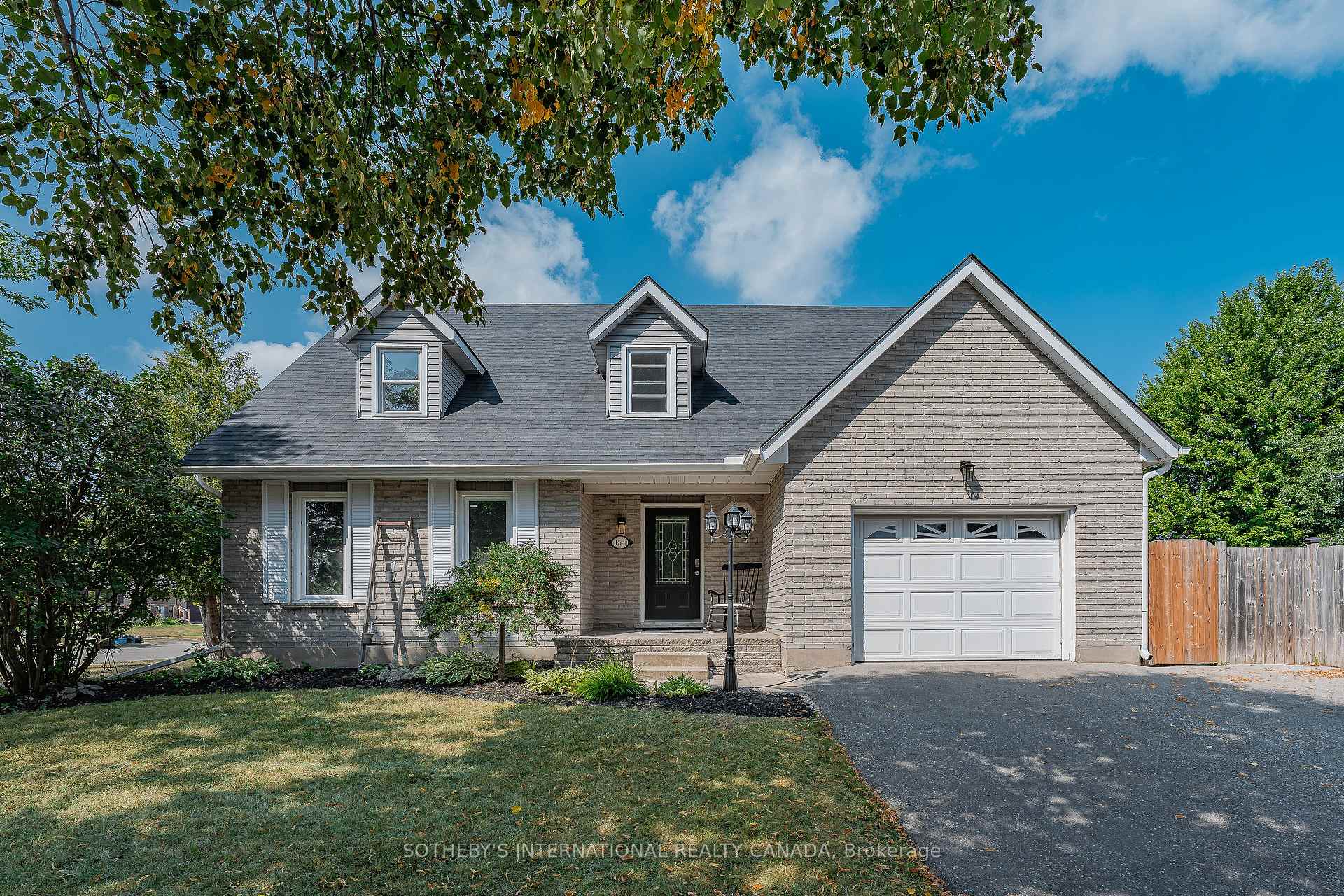 Photo 2 of 154 Covington Crescent, Kitchener — HOMEH