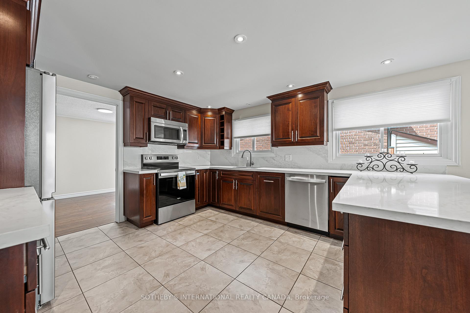 Photo 16 of 154 Covington Crescent, Kitchener — HOMEH