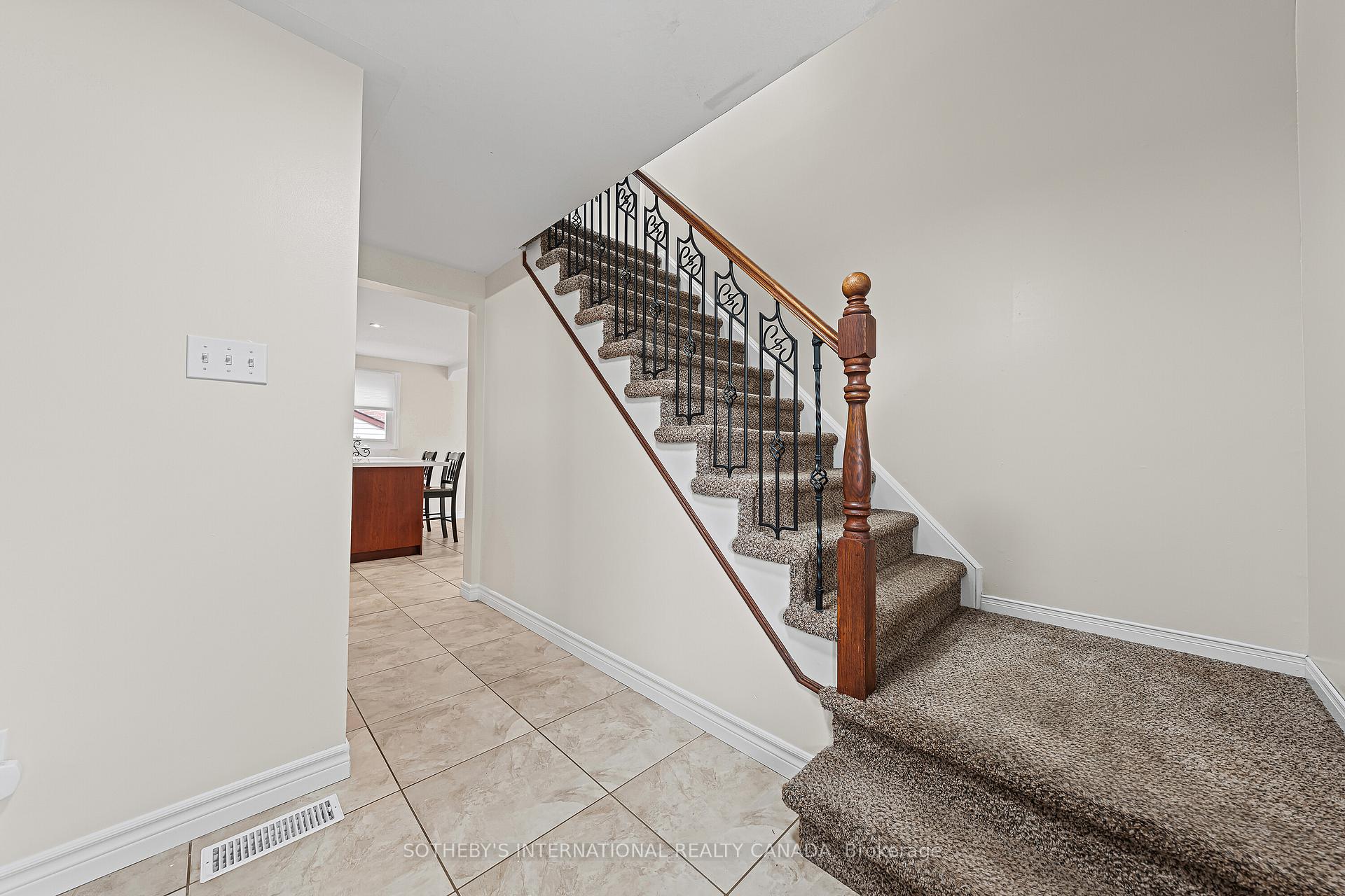 Photo 23 of 154 Covington Crescent, Kitchener — HOMEH