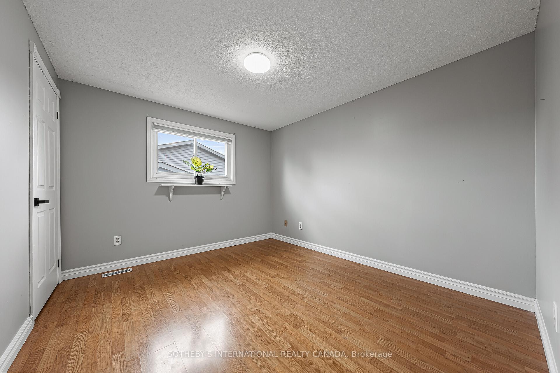 Photo 26 of 154 Covington Crescent, Kitchener — HOMEH