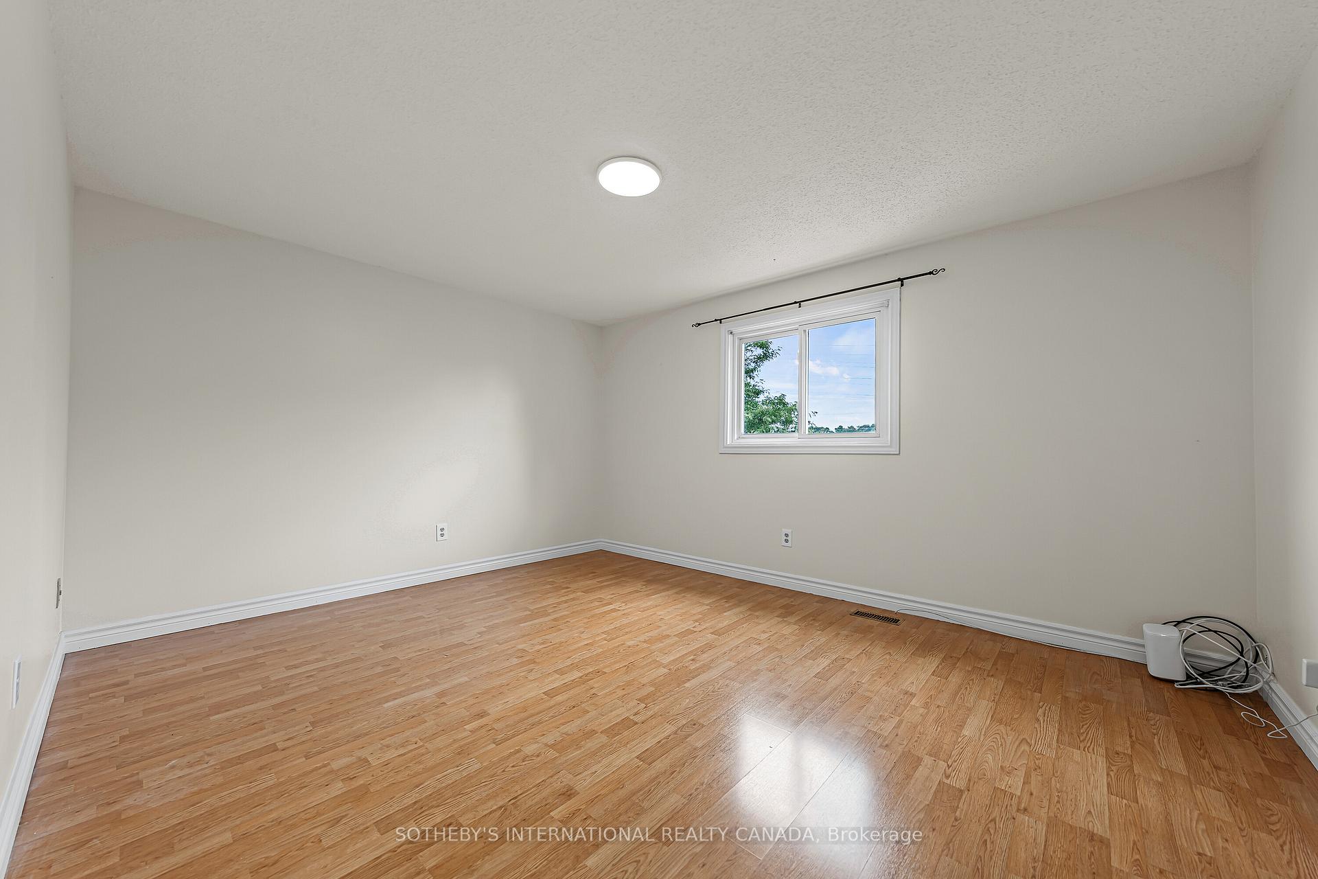 Photo 28 of 154 Covington Crescent, Kitchener — HOMEH