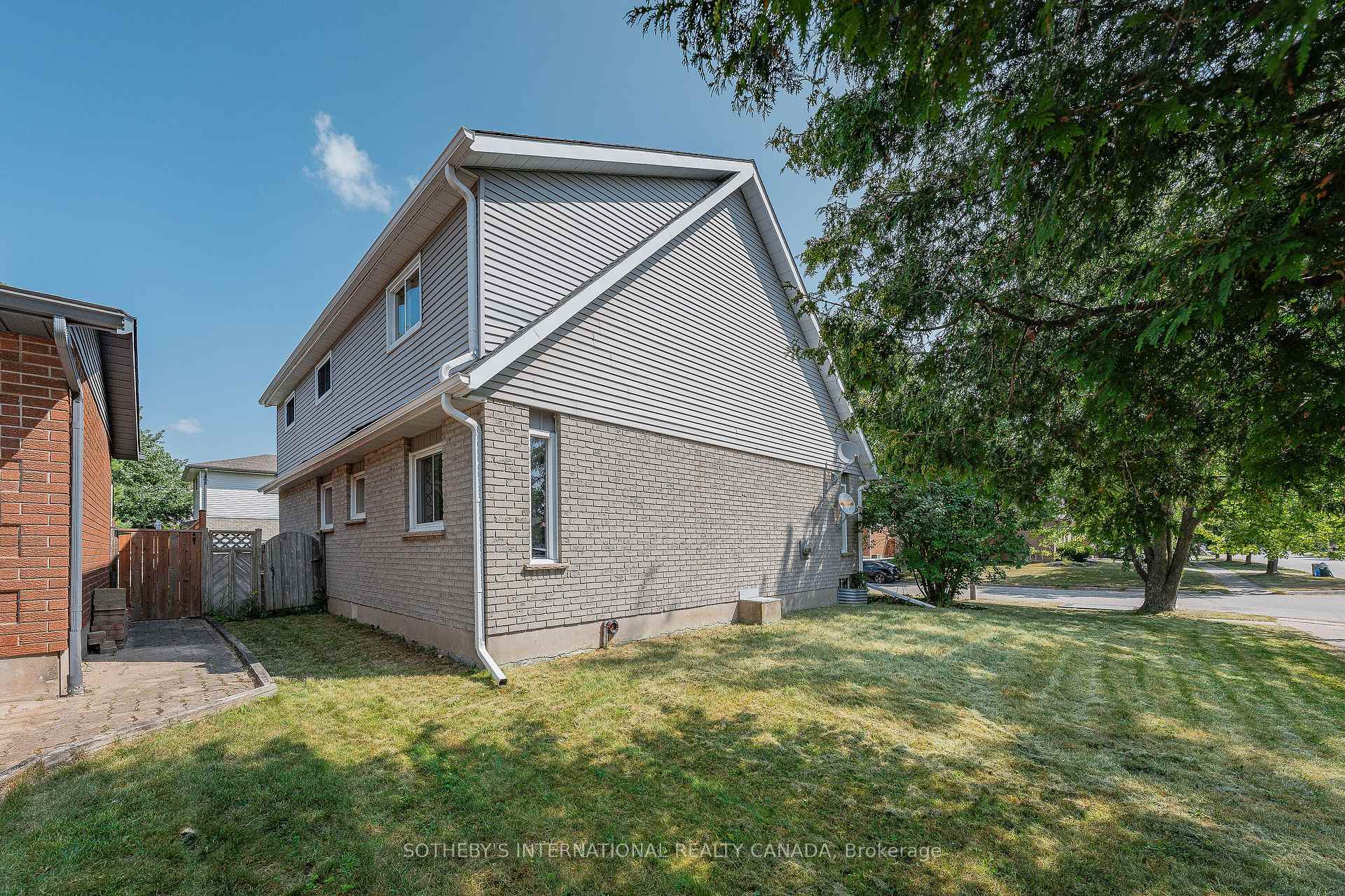Photo 49 of 154 Covington Crescent, Kitchener — HOMEH