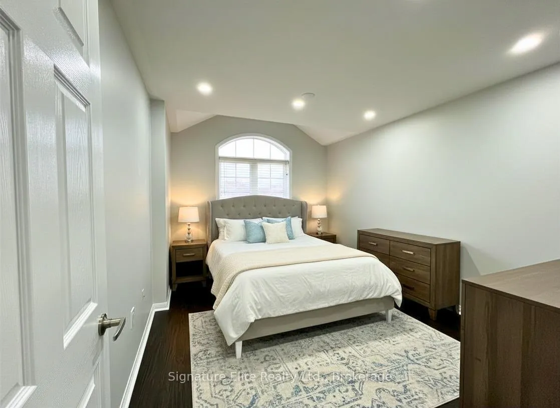 Photo 10 of 117 Baycliffe Crescent, Brampton, Northwest Brampton — HOMEH