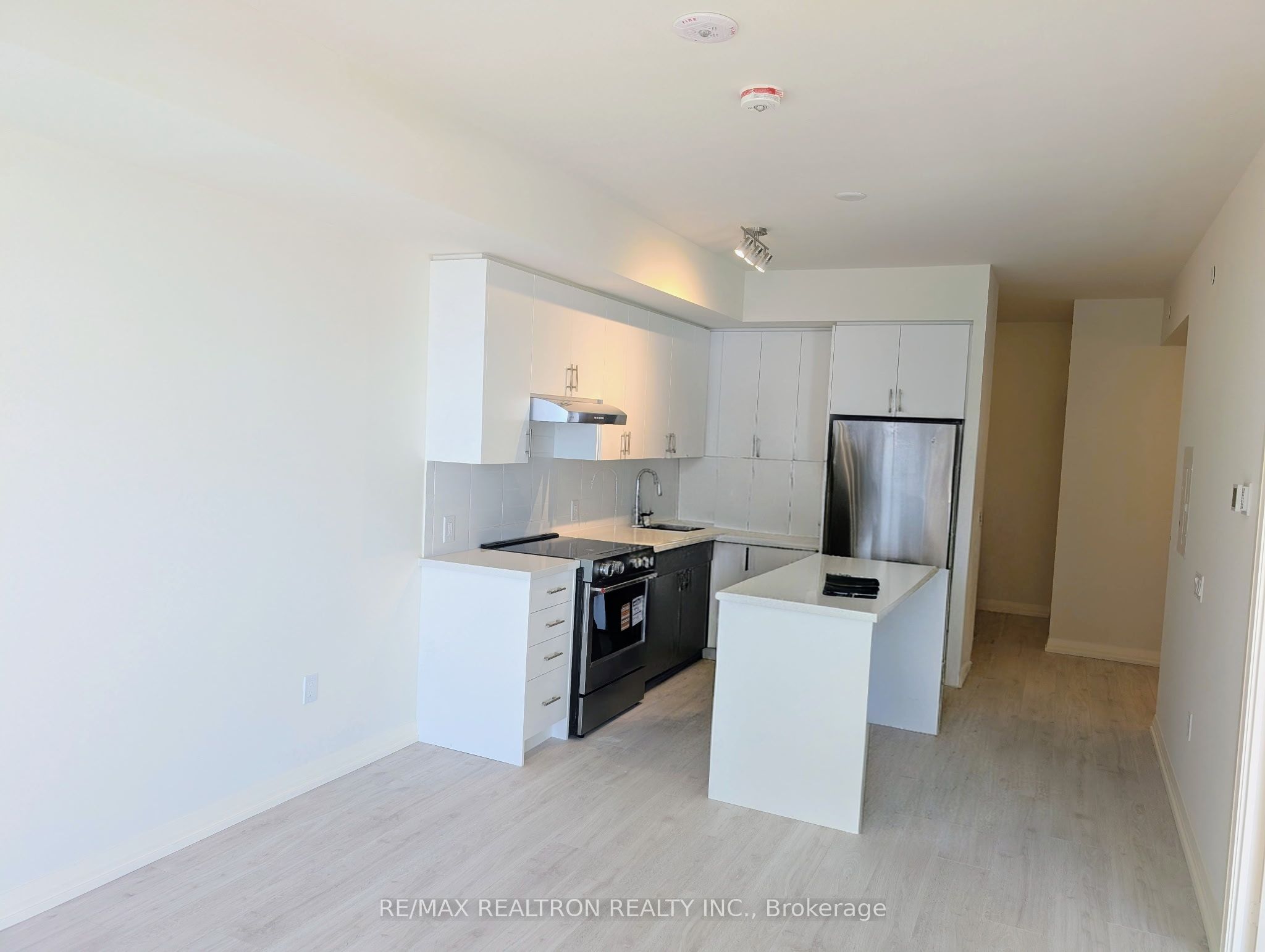 Photo 6 of Unit 1002, 27 Korda Gate, Vaughan, Vellore Village — HOMEH