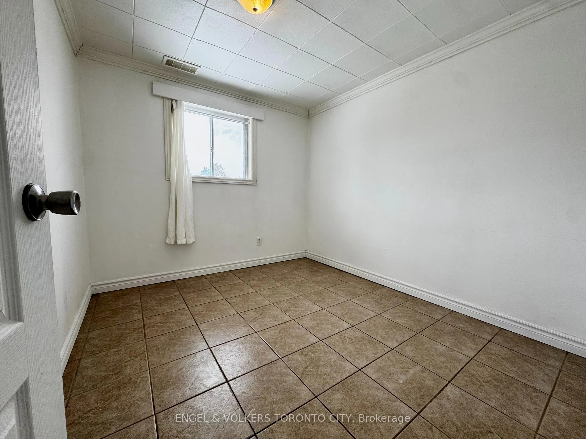 Photo 5 of Unit 2, 41 Essa Road S, New Tecumseth, Alliston — HOMEH
