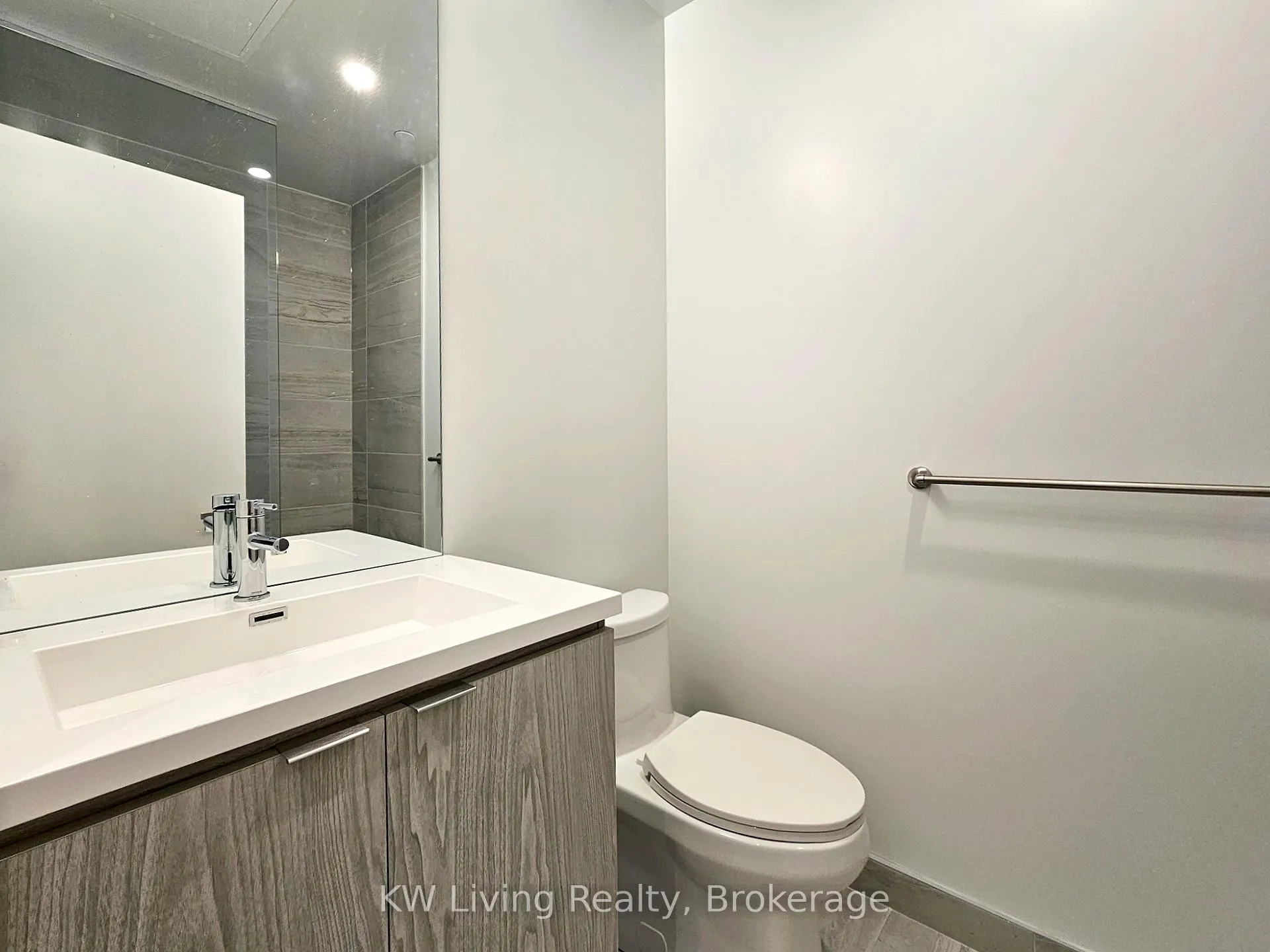 Photo 6 of Unit 5006, 55 Cooper Street, Toronto, Waterfront Communities — HOMEH