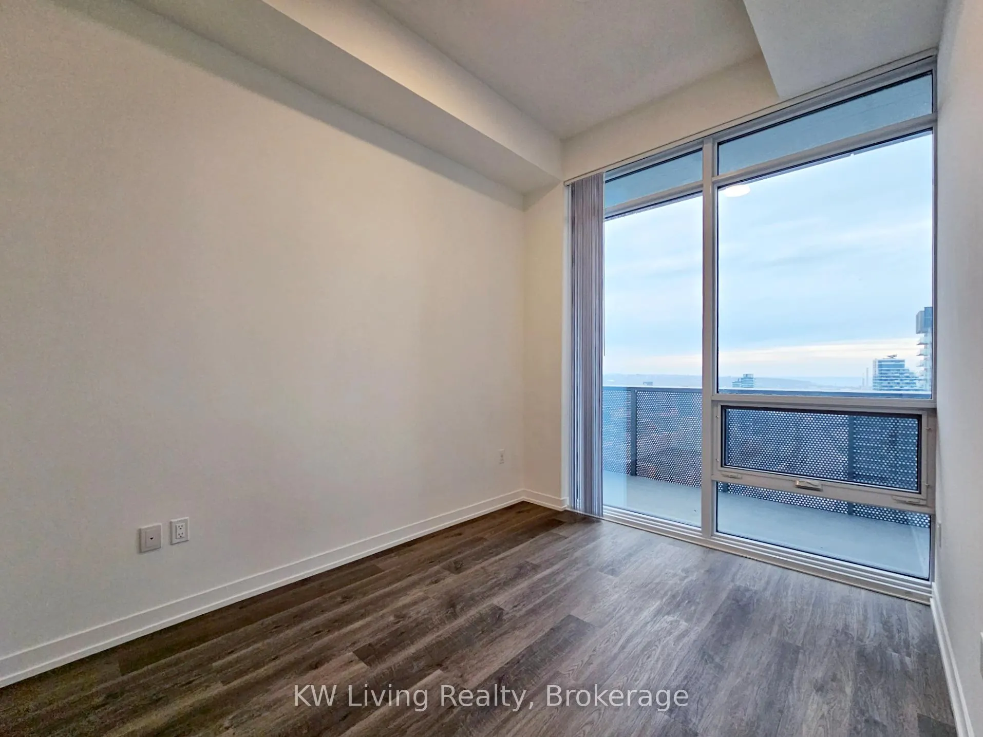 Photo 8 of Unit 5006, 55 Cooper Street, Toronto, Waterfront Communities — HOMEH