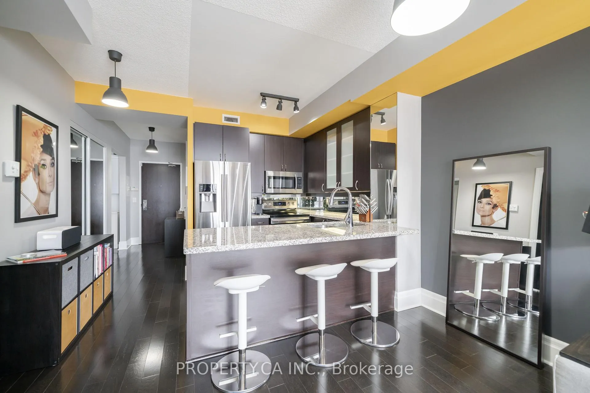 Photo 1 of Unit 309, 21 Upper Duke Crescent, Markham, Unionville — HOMEH