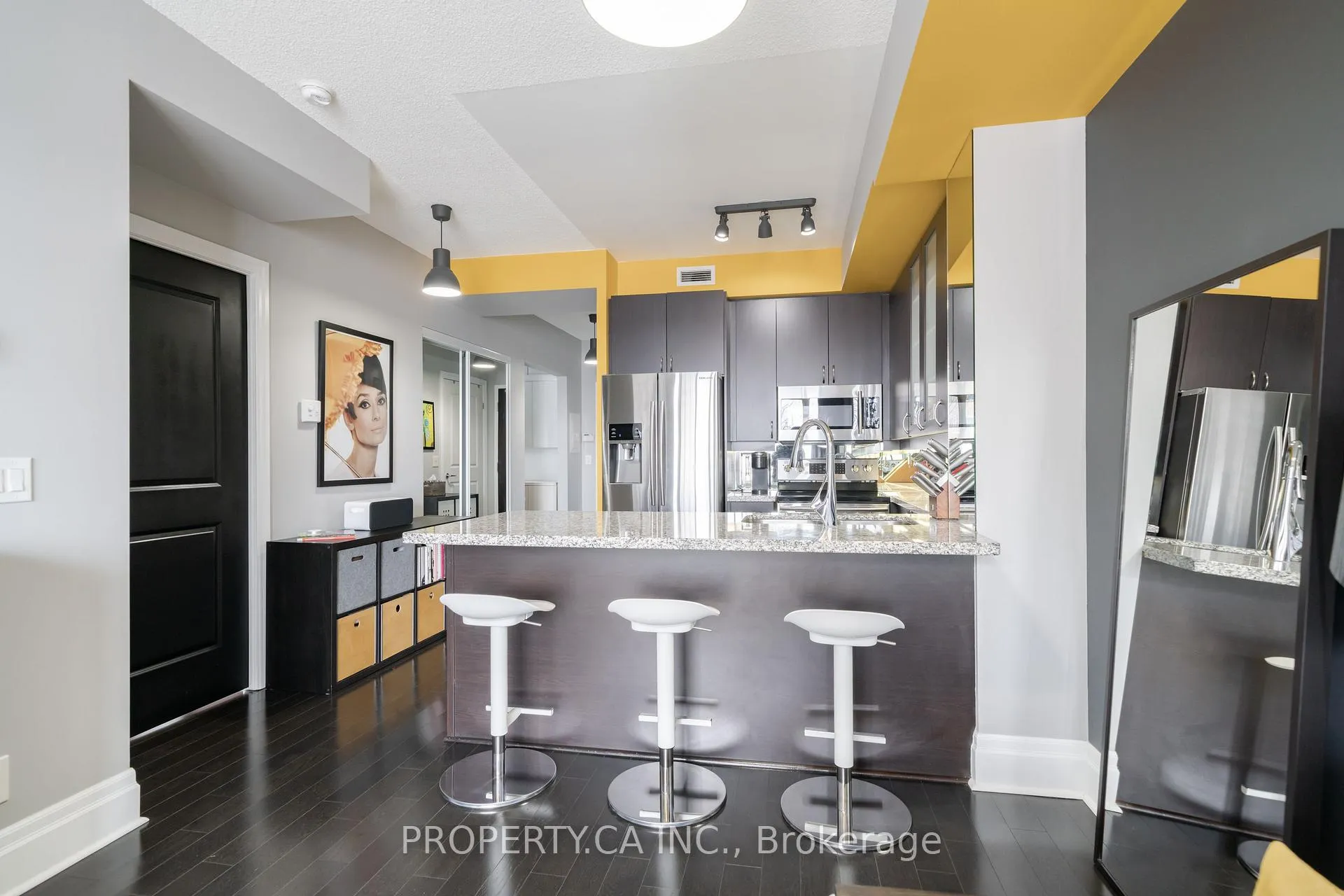 Photo 2 of Unit 309, 21 Upper Duke Crescent, Markham, Unionville — HOMEH