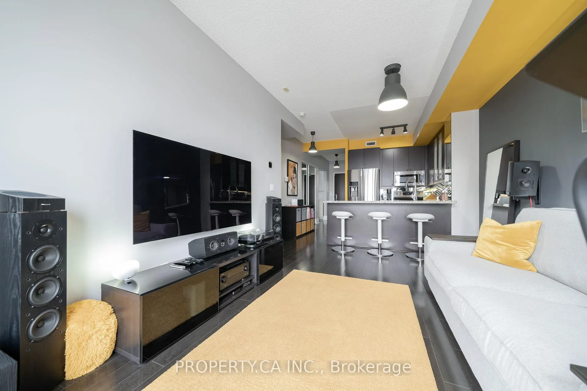 Photo 3 of Unit 309, 21 Upper Duke Crescent, Markham, Unionville — HOMEH