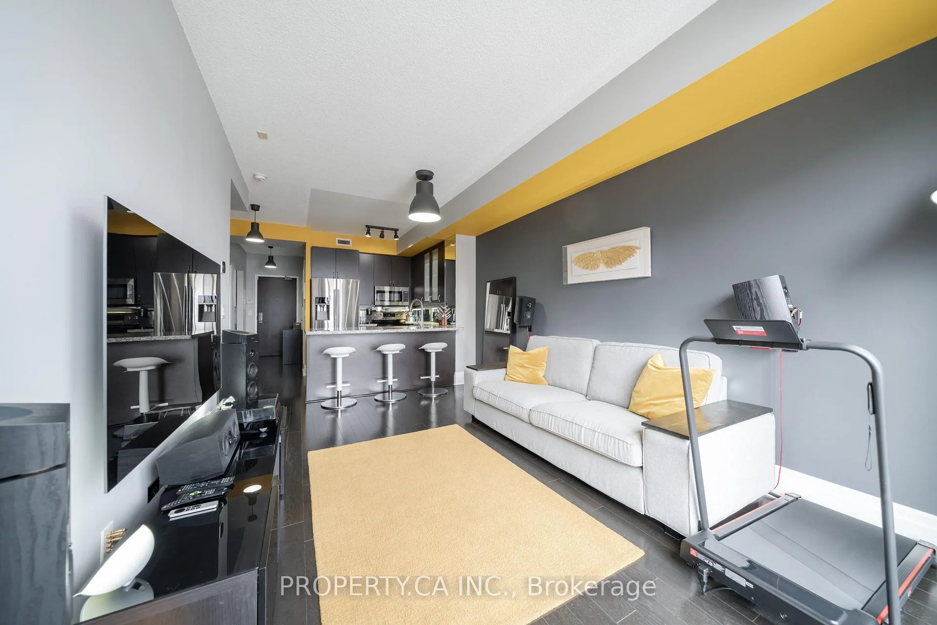 Photo 4 of Unit 309, 21 Upper Duke Crescent, Markham, Unionville — HOMEH