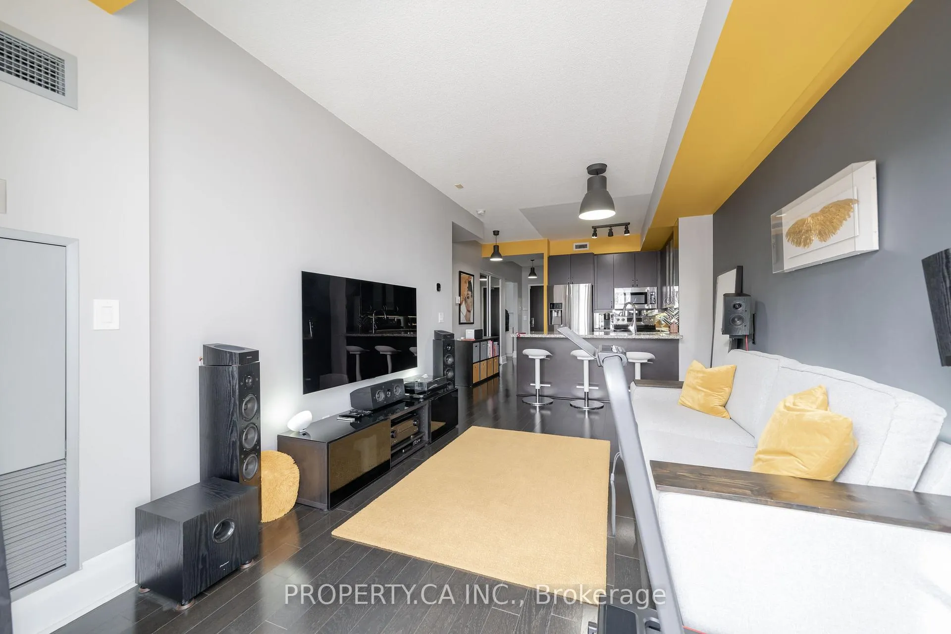 Photo 5 of Unit 309, 21 Upper Duke Crescent, Markham, Unionville — HOMEH