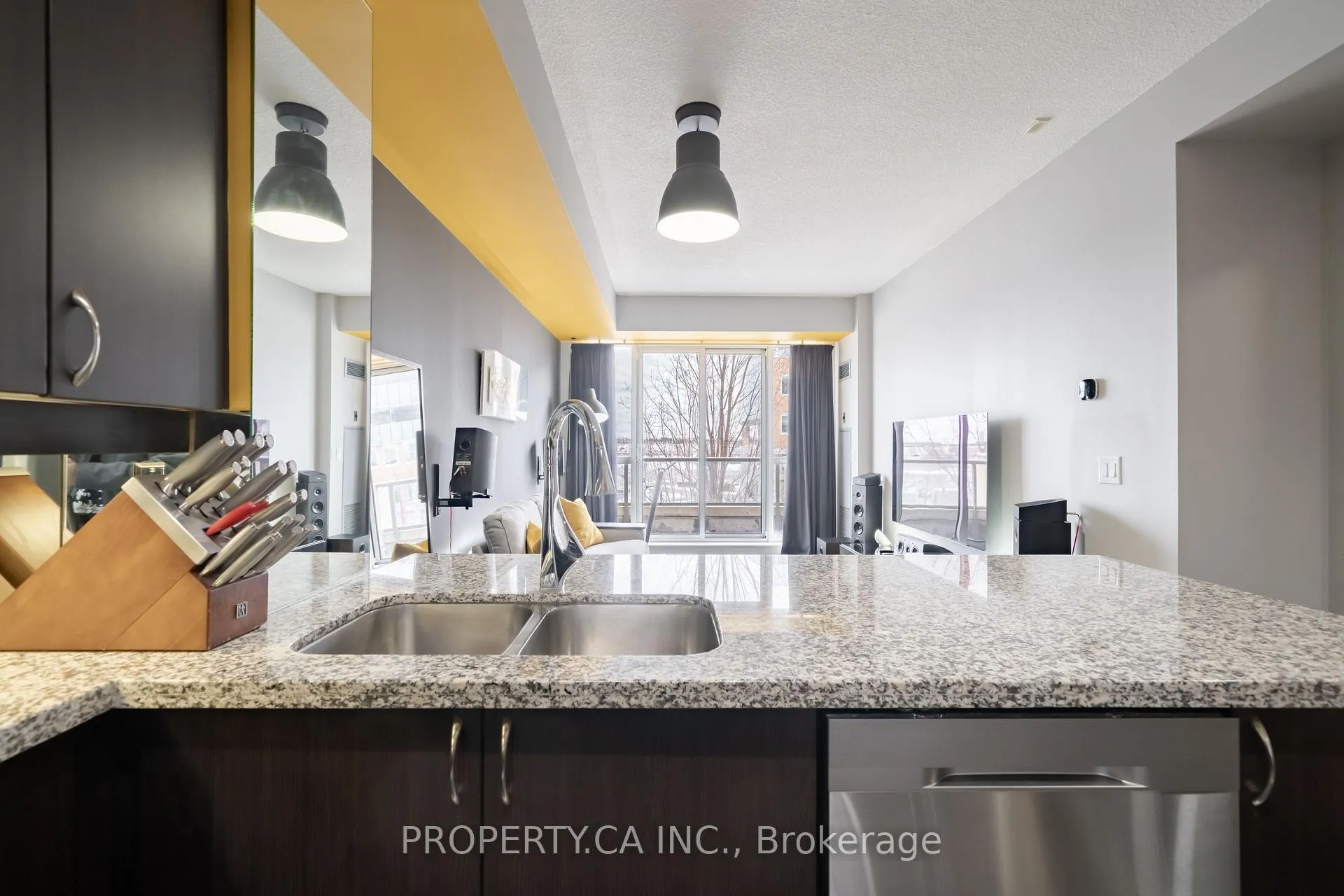 Photo 8 of Unit 309, 21 Upper Duke Crescent, Markham, Unionville — HOMEH