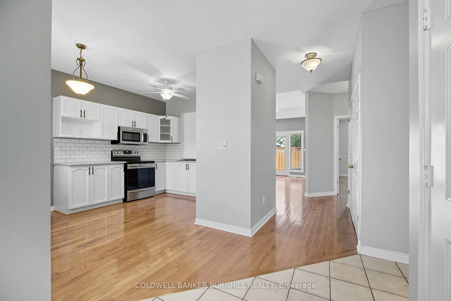 Photo 6 of 39 Twentyplace Boulevard, Hamilton, Twenty Place — HOMEH