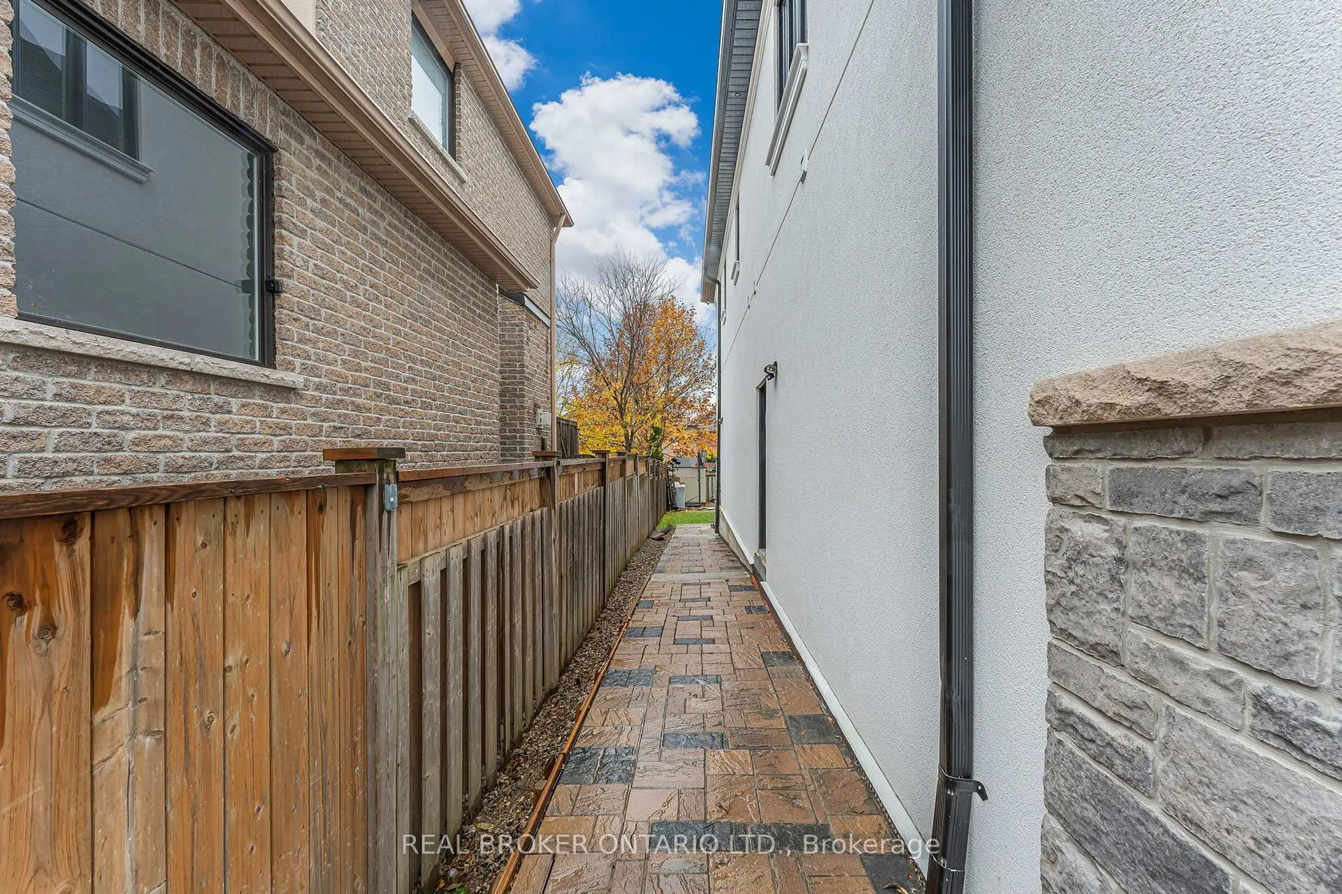 Photo 2 of Unit BSMT, 330 Maple Avenue, Halton Hills, Georgetown — HOMEH
