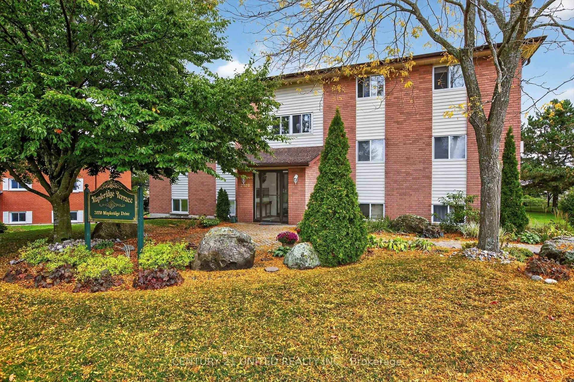 Photo 7 of Unit 303, 2020 Mapleridge Drive, Peterborough, Monaghan Ward 2 — HOMEH
