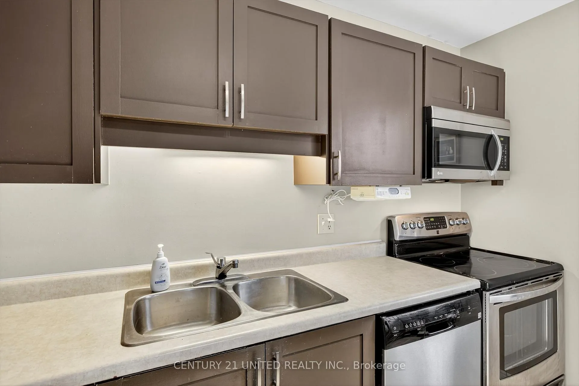 Photo 12 of Unit 303, 2020 Mapleridge Drive, Peterborough, Monaghan Ward 2 — HOMEH