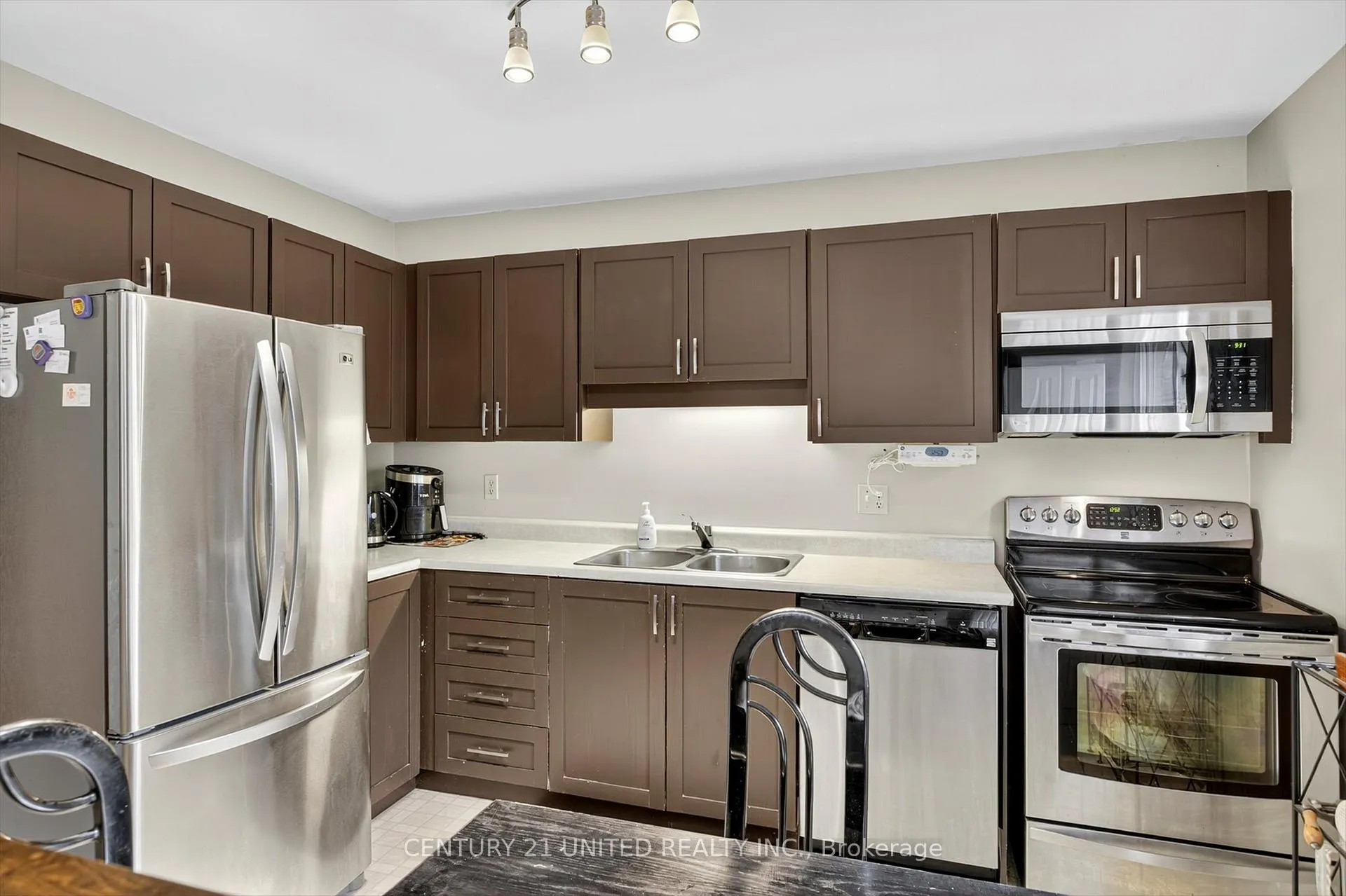 Photo 15 of Unit 303, 2020 Mapleridge Drive, Peterborough, Monaghan Ward 2 — HOMEH