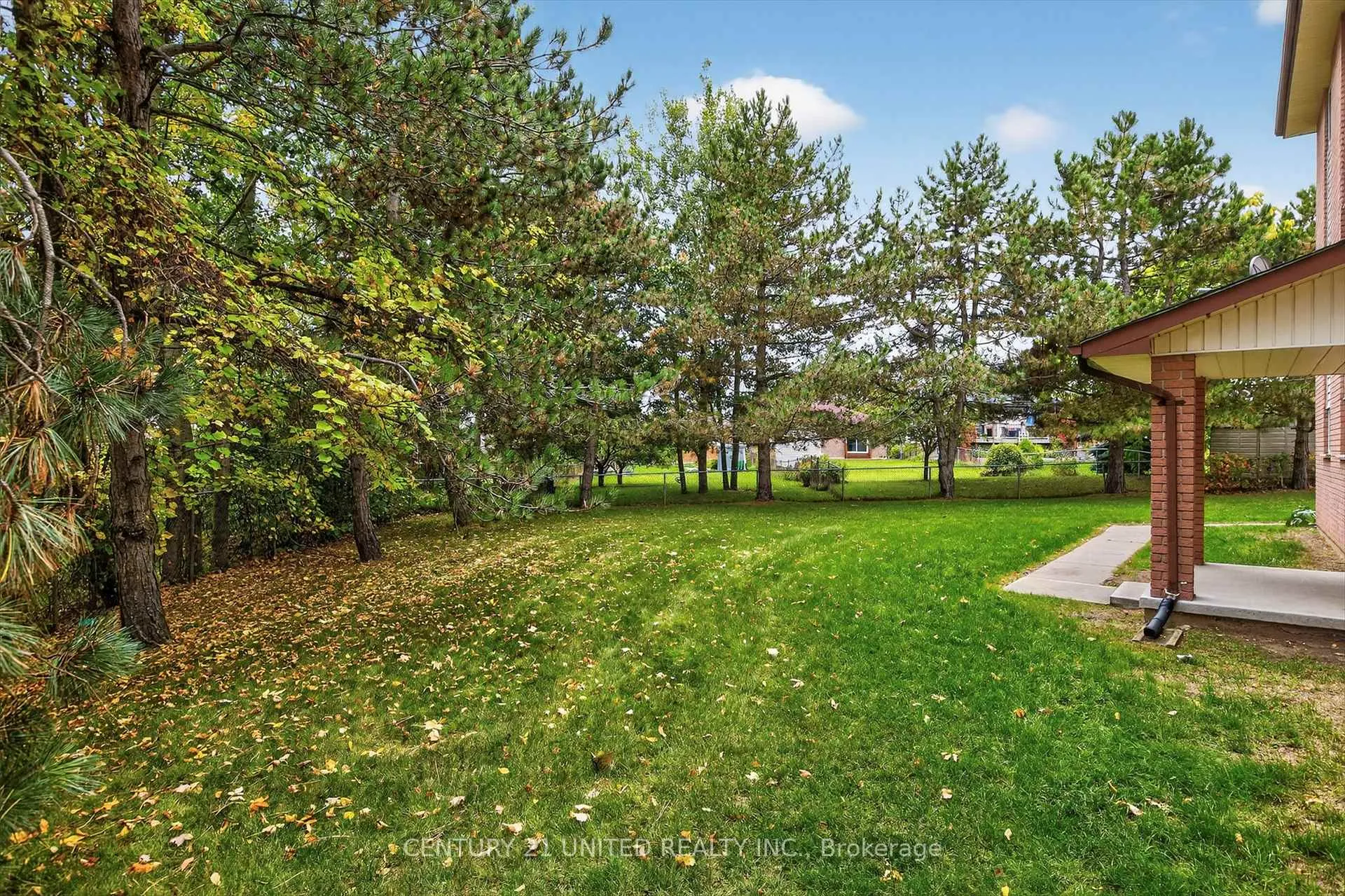 Photo 27 of Unit 303, 2020 Mapleridge Drive, Peterborough, Monaghan Ward 2 — HOMEH