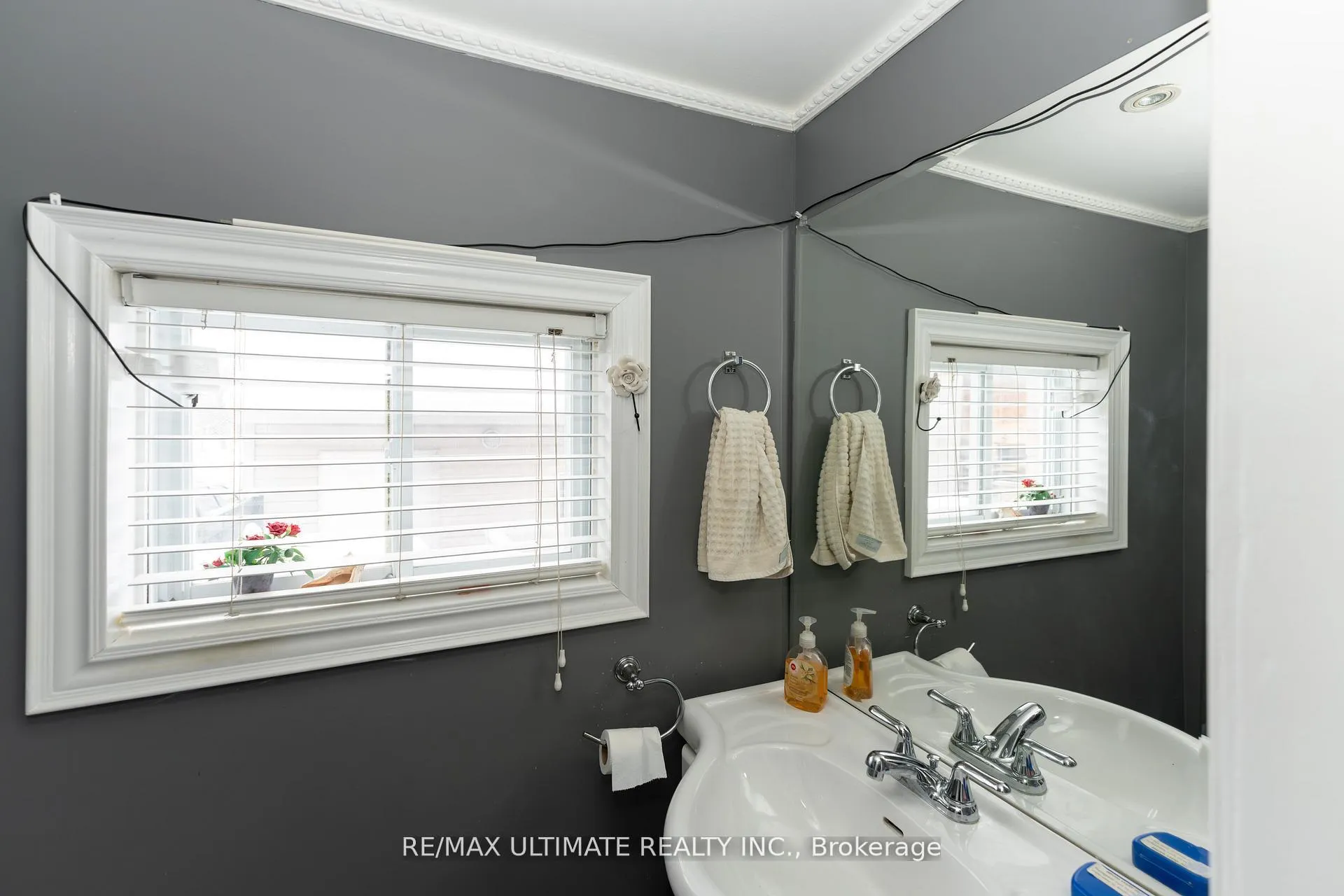 Photo 10 of 120 Rosethorn Avenue W, Toronto, Weston-Pellam Park — HOMEH