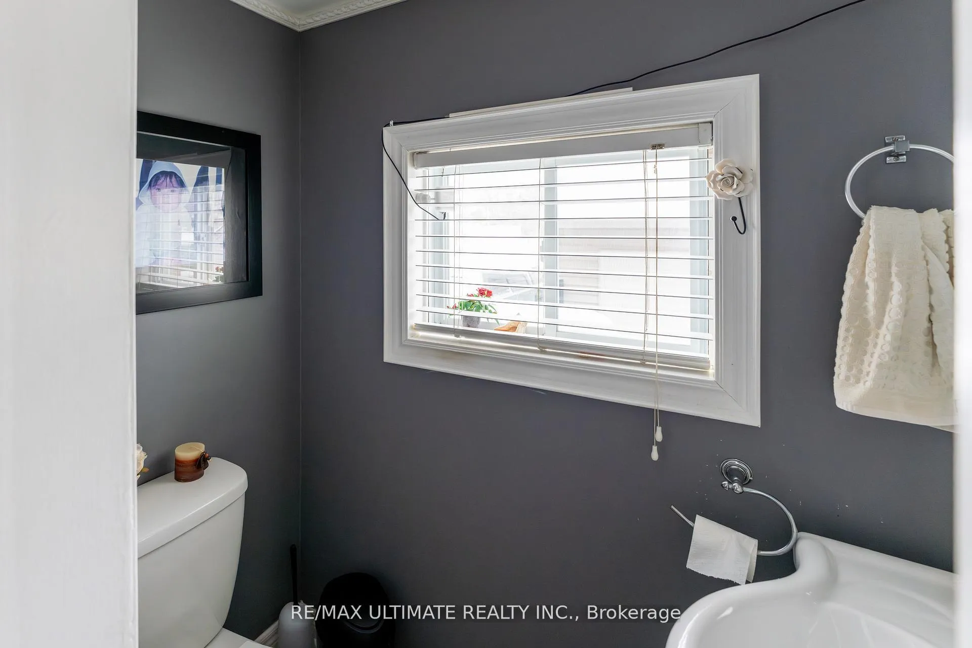 Photo 11 of 120 Rosethorn Avenue W, Toronto, Weston-Pellam Park — HOMEH