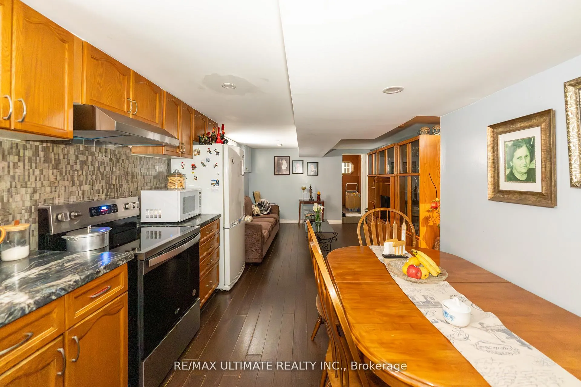 Photo 23 of 120 Rosethorn Avenue W, Toronto, Weston-Pellam Park — HOMEH